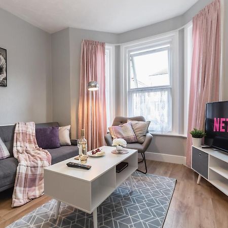 3-Bedroom House L Fast Wi-Fi L Garden L Newly Decorated L Close To Shops And Restaurants Bournemouth Exterior foto