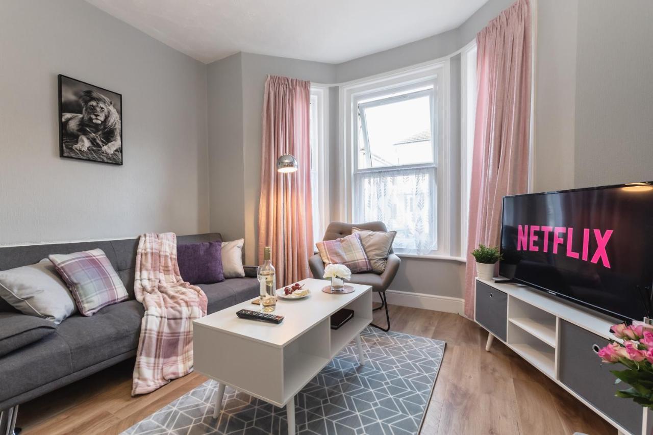 3-Bedroom House L Fast Wi-Fi L Garden L Newly Decorated L Close To Shops And Restaurants Bournemouth Exterior foto