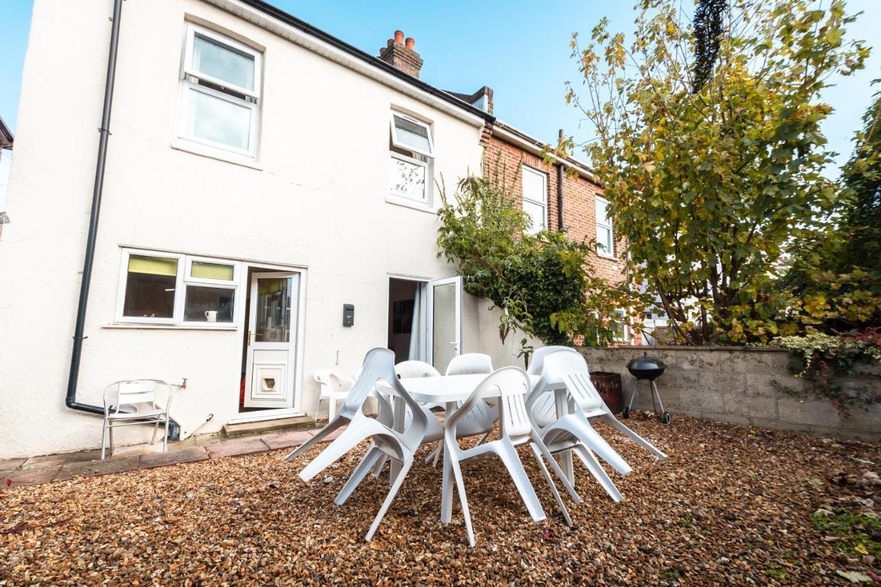 3-Bedroom House L Fast Wi-Fi L Garden L Newly Decorated L Close To Shops And Restaurants Bournemouth Exterior foto