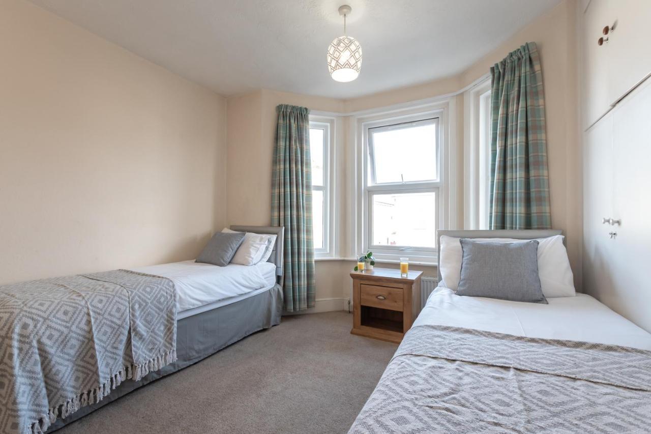 3-Bedroom House L Fast Wi-Fi L Garden L Newly Decorated L Close To Shops And Restaurants Bournemouth Exterior foto